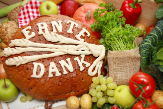 Erntedankbrot mit Gemüse und Obst